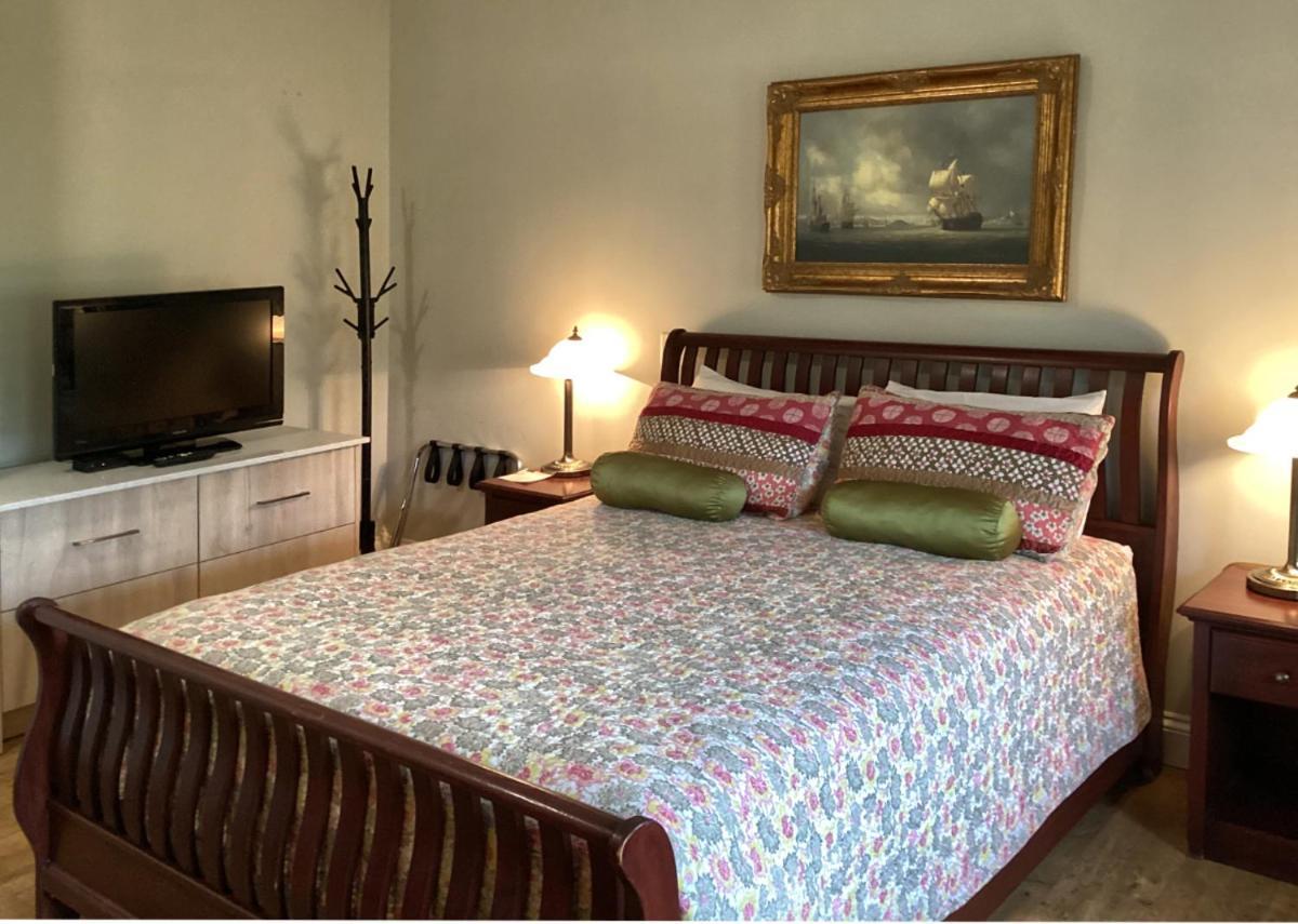 Arms Hotel 4*