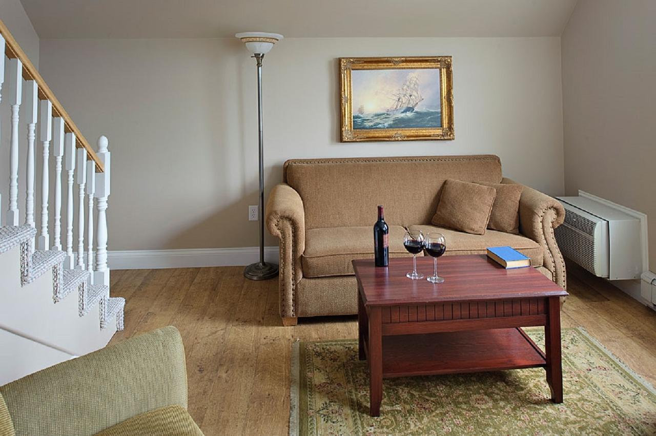 Arms Hotel Lunenburg